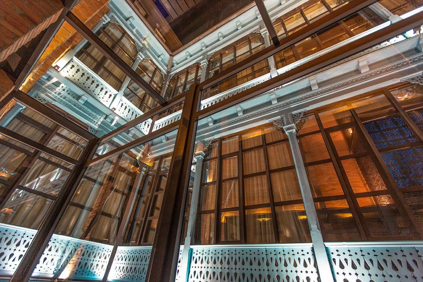 Royal Inn Tbiliszi Kültér fotó