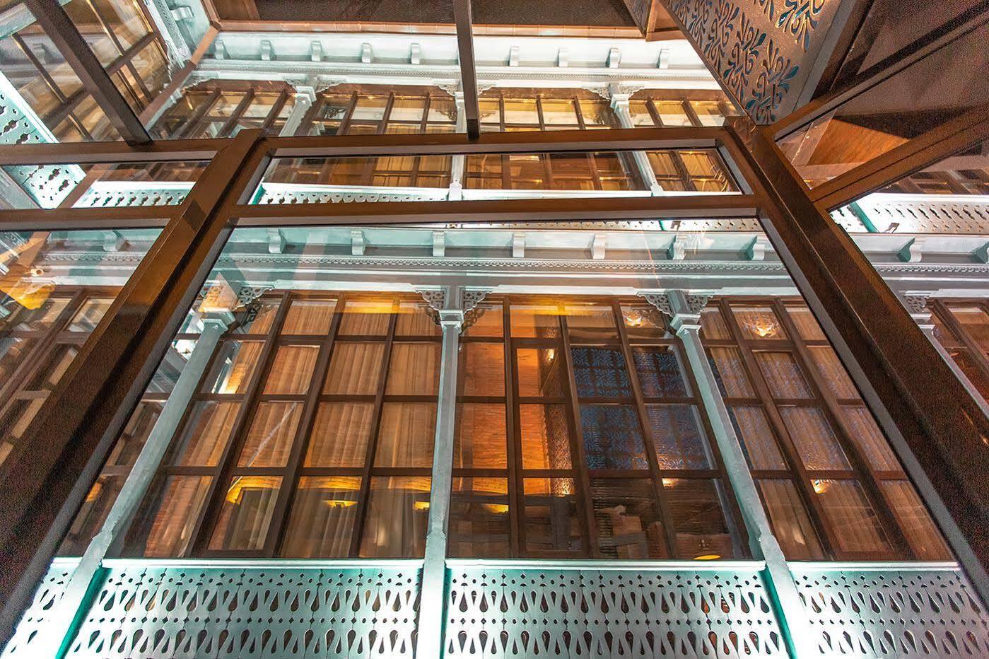 Royal Inn Tbiliszi Kültér fotó