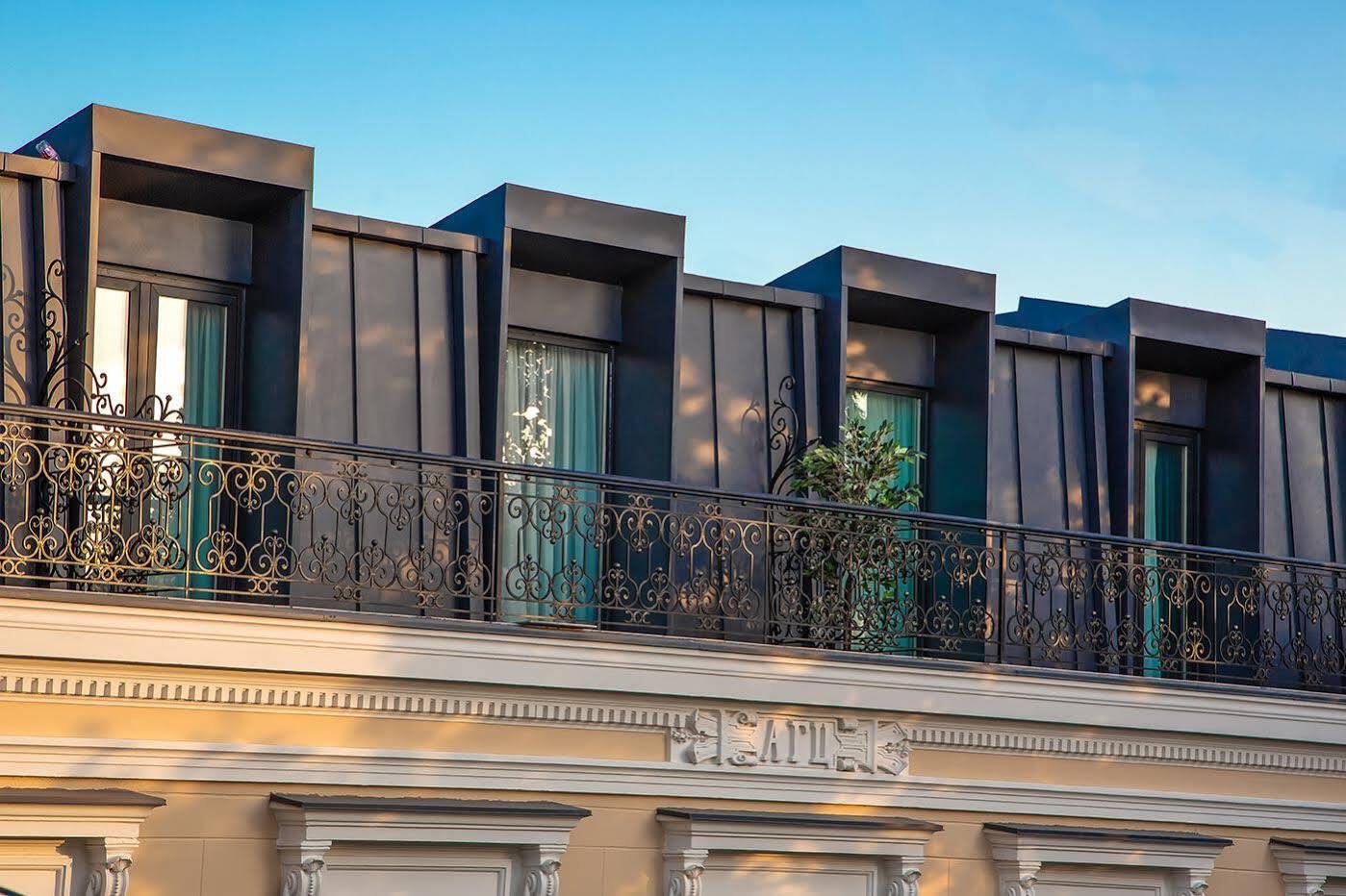 Royal Inn Tbiliszi Kültér fotó